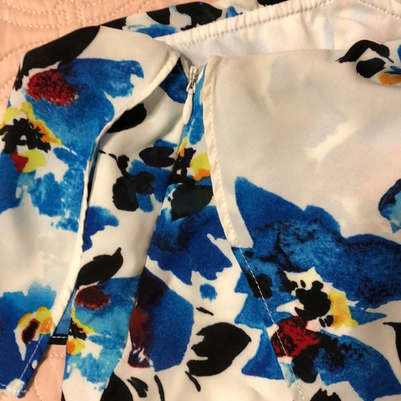 One Shoulder Floral Romper - Picture 3 of 4